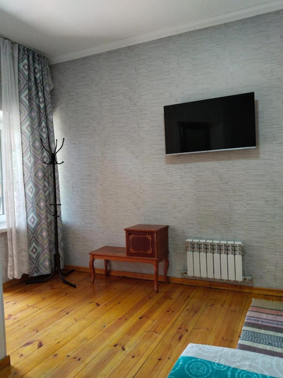 Arman Hotell Saryaghash Exteriör bild